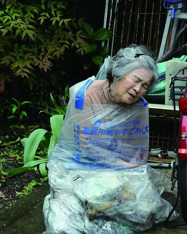 日本自拍奶奶97岁离世...72岁才学摄影，却一点不严肃！搞怪搞笑，有趣人生（组图） - 9