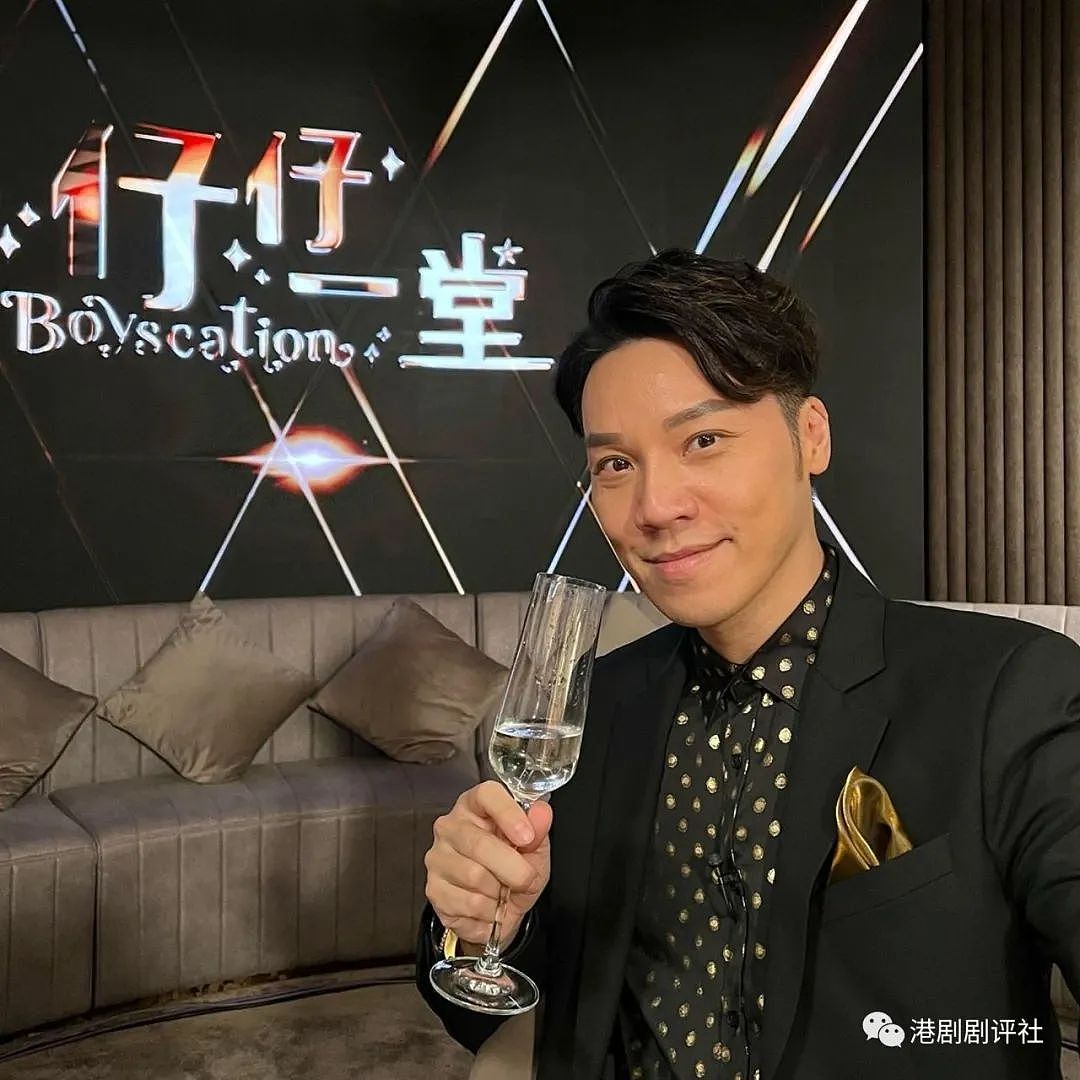 香港知名男星宣布破产后深居简出，和同性结婚九年（组图） - 4