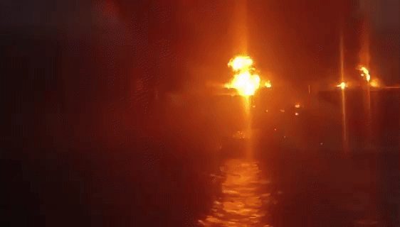 新加坡货船在印度海域爆炸,中国船员10人获救,最新细节曝光(组图) - 1
