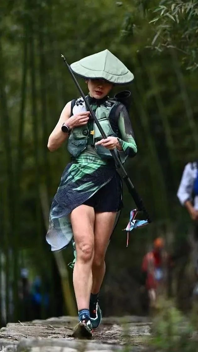 中国最“野”女人：穿上旗袍，完成巨人之旅（组图） - 17