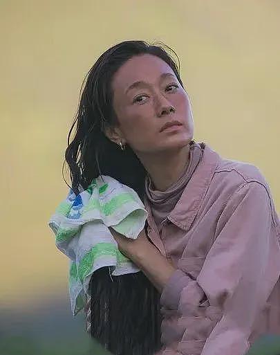 马伊琍你怎么成这样了?携千万网友“梦中情妈”一角征战白玉兰,她说再颠簸的生活也要闪亮地过(组图) - 26