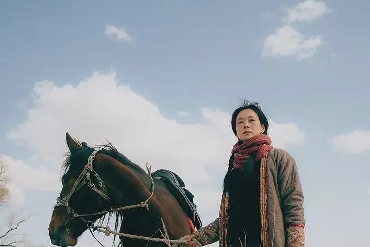 马伊琍你怎么成这样了?携千万网友“梦中情妈”一角征战白玉兰,她说再颠簸的生活也要闪亮地过(组图) - 13
