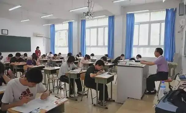 德国高考外语可以带词典,数学可以带计算器,而中国连张纸都不能带进去(组图) - 1
