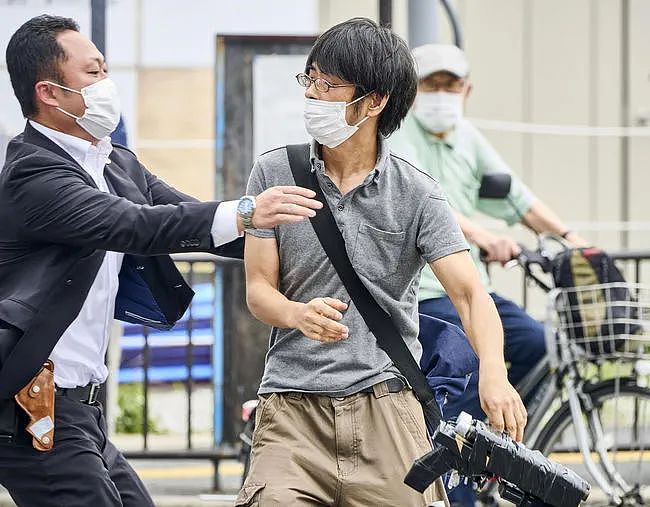 专挑年轻人下手,日本最凶狠邪教恐卷土重来?(组图) - 13