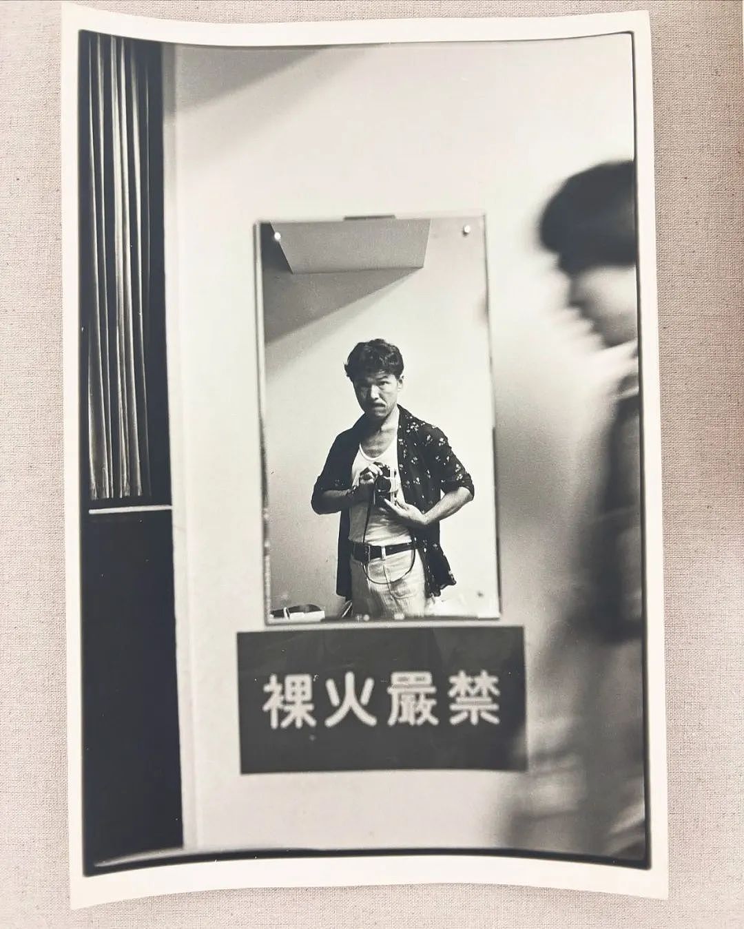 他每天给妻子拍一张照片，却让全网毛骨悚然：这不是爱情，是变态...（组图） - 11