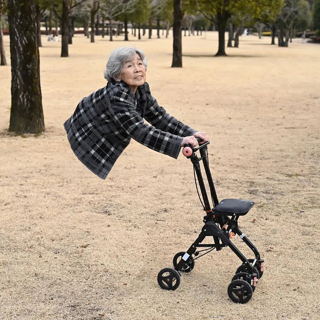 日本自拍奶奶97岁离世...72岁才学摄影，却一点不严肃！搞怪搞笑，有趣人生（组图） - 16