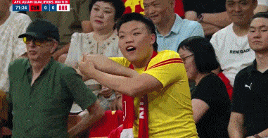 拒绝垫底!世预赛:国足收官战1-0绝杀巴林,王钰栋补时点杀(组图) - 19