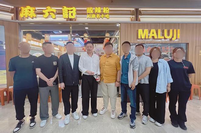 麻六记关店原因被扒,合同到期遭商场清退,汪小菲到处出差寻机会(组图) - 13