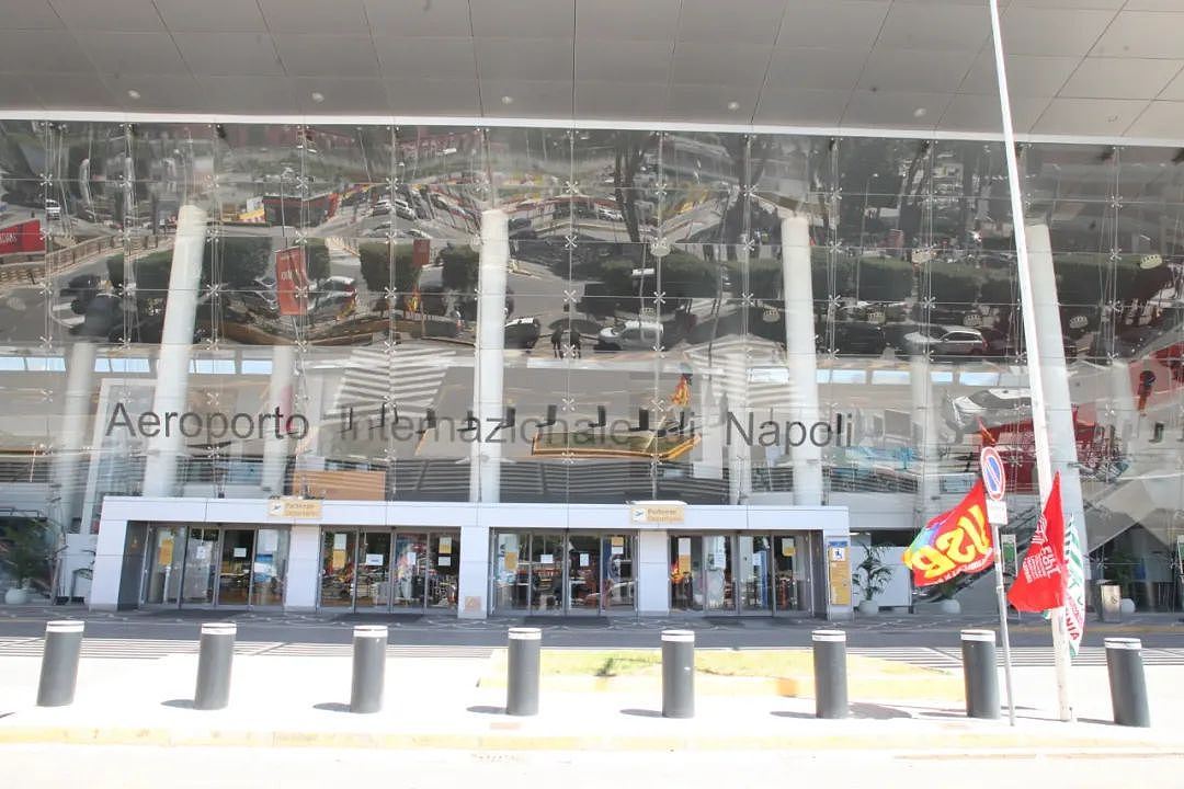 起飞后才发现！波音客机太大无法降落，航班被迫改降！乘客无奈坐3小时大巴（组图） - 2