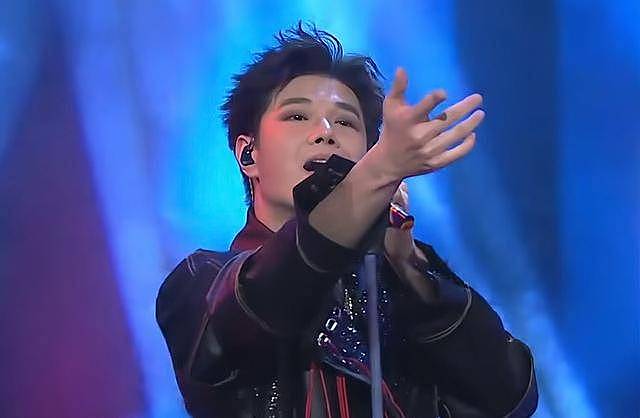 TVB新人歌手曝同性恋情，和男友认识15年（组图） - 4