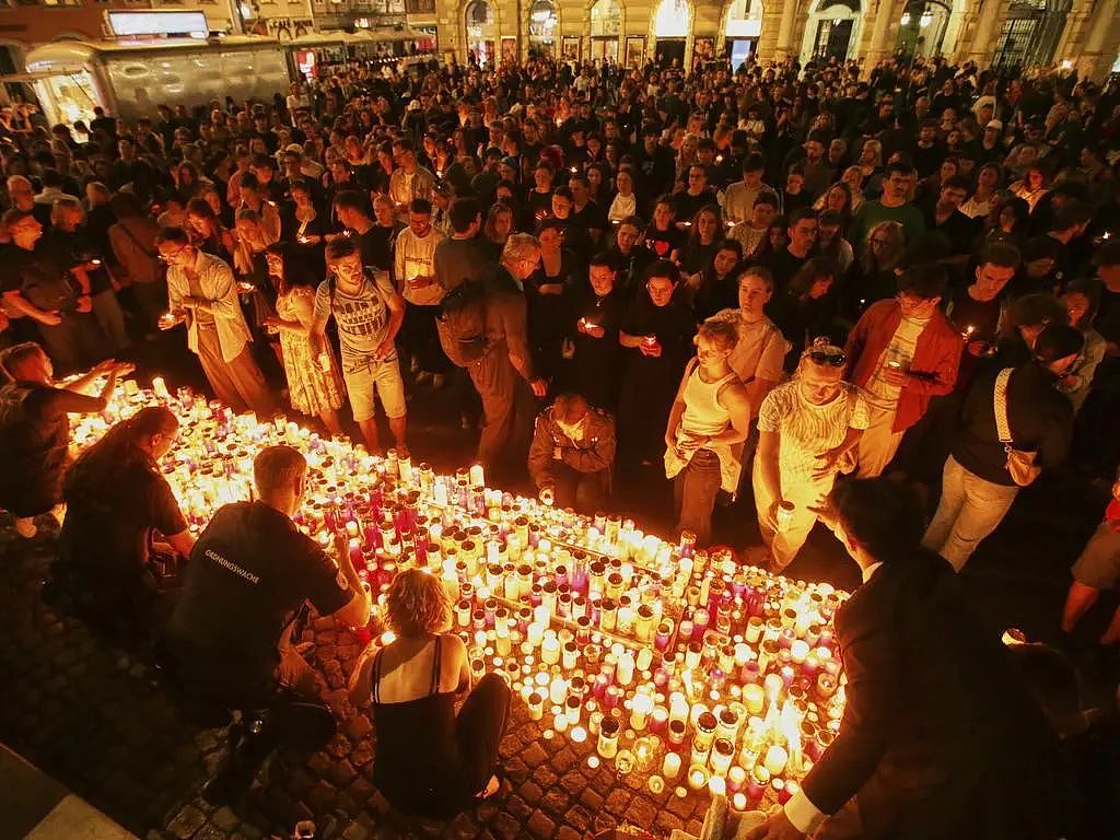 今早无数人迟到!墨尔本高速钢筋裸露,卡车翻+多车连环撞,交通彻底瘫了(组图) - 7