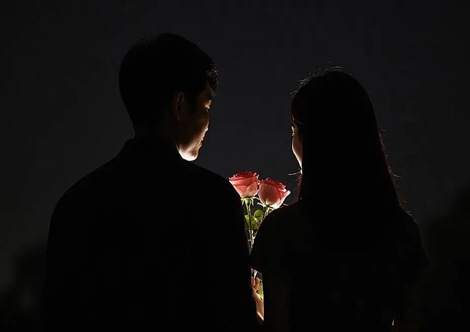 出轨的男女，都是在找自己（组图） - 1
