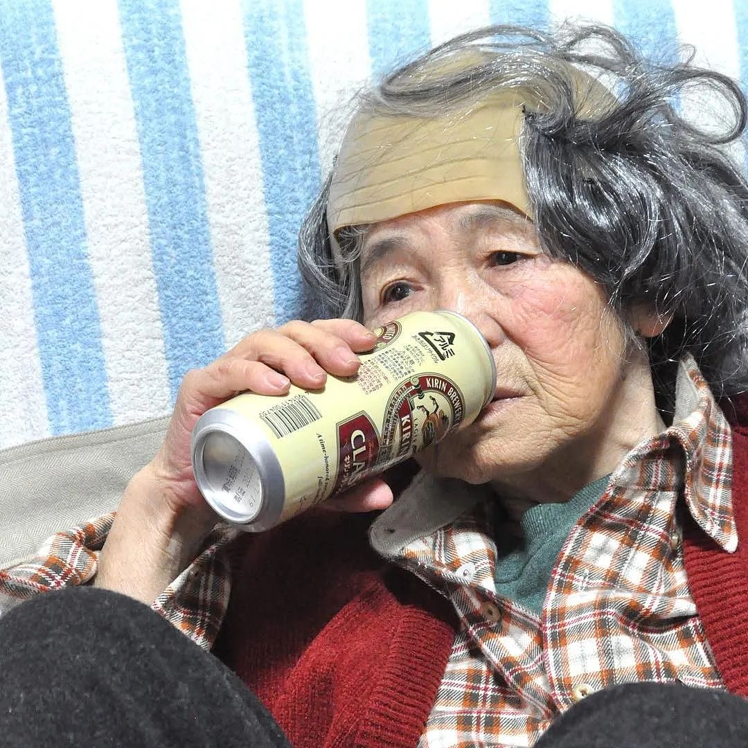 日本自拍奶奶97岁离世...72岁才学摄影，却一点不严肃！搞怪搞笑，有趣人生（组图） - 12