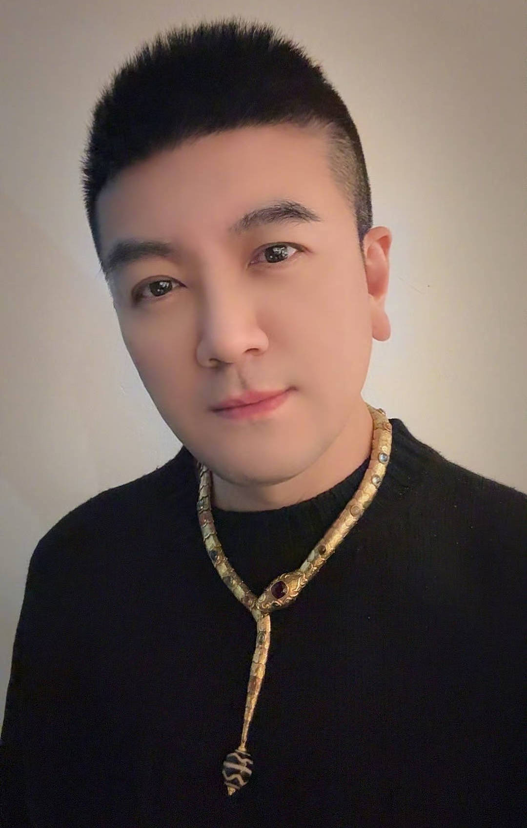 杨子与黄晓明合照认不出！被网友辣评都不像他了（组图） - 9