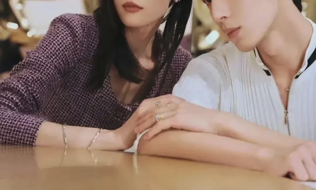 从华谊太子到到娶国际超模，今靠老婆杀回时尚圈（组图） - 2