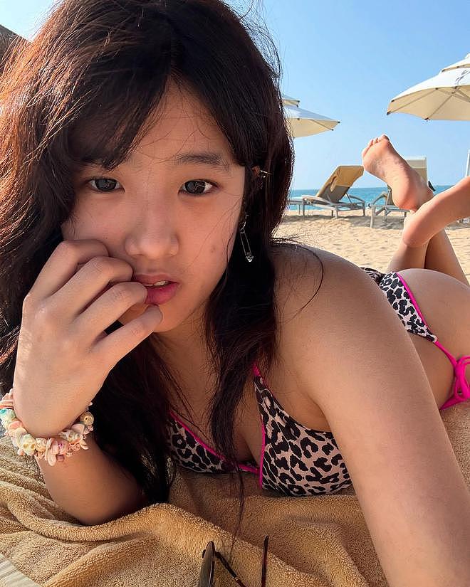 贾静雯19岁女儿梧桐妹被质疑已辍学，分享街拍变漂亮了（组图） - 11