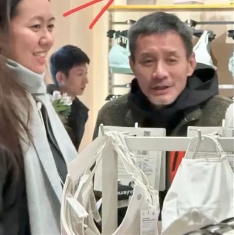 【情感】55岁田小洁演大反派爆红,再婚妻子竟是江珊,中年爱情比初恋还甜(组图) - 25