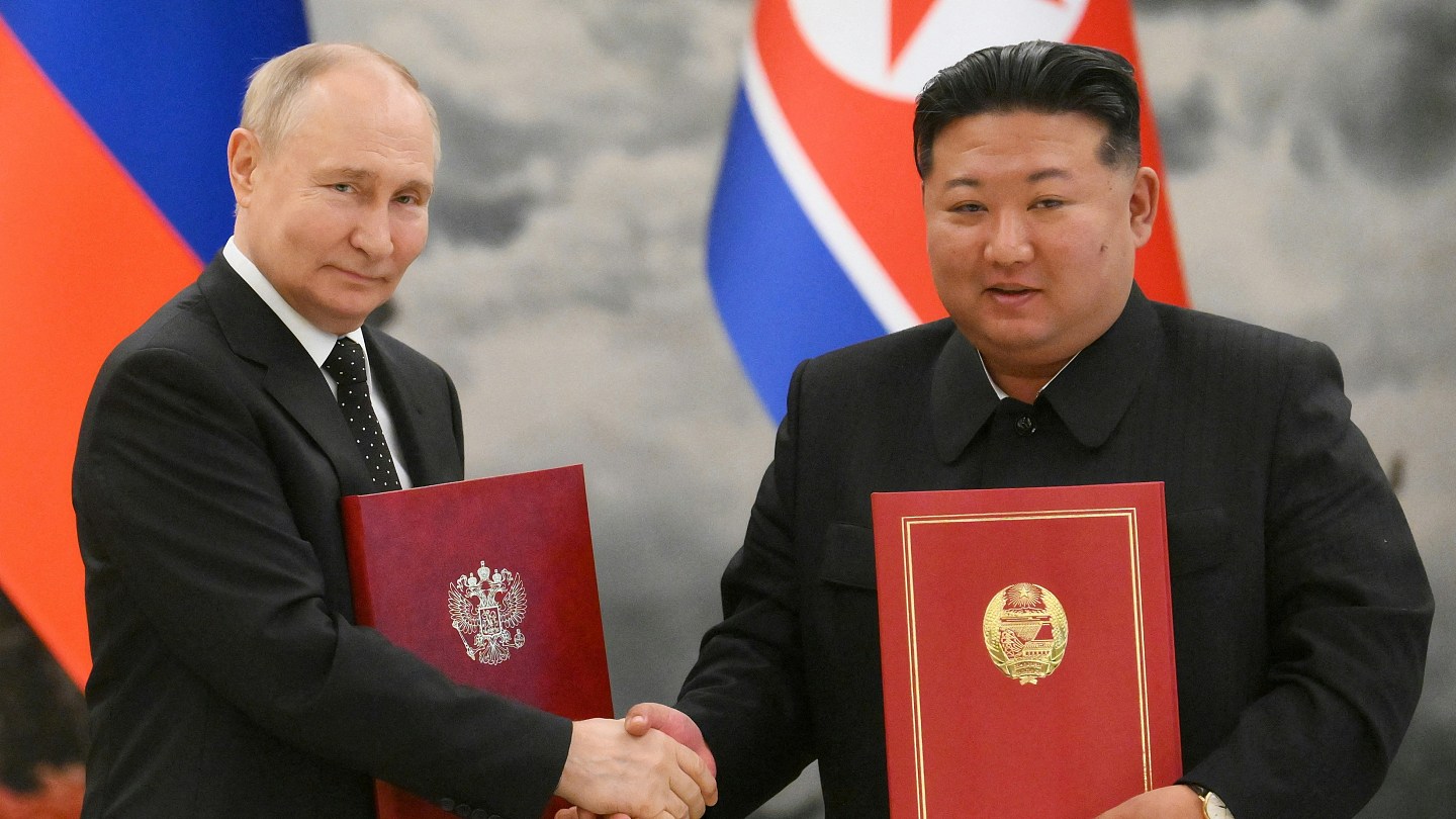 金正恩致电普京,祝贺俄罗斯国庆日,称朝俄永远站在一起（组图） - 2