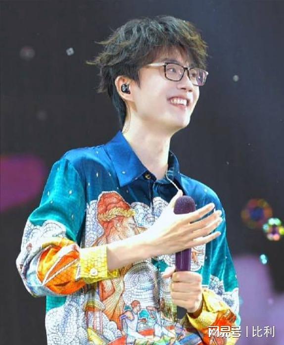 乐坛鲁迅?被嘲过气歌手的许嵩,打了个漂亮翻身仗,难怪央视怒赞(组图) - 16