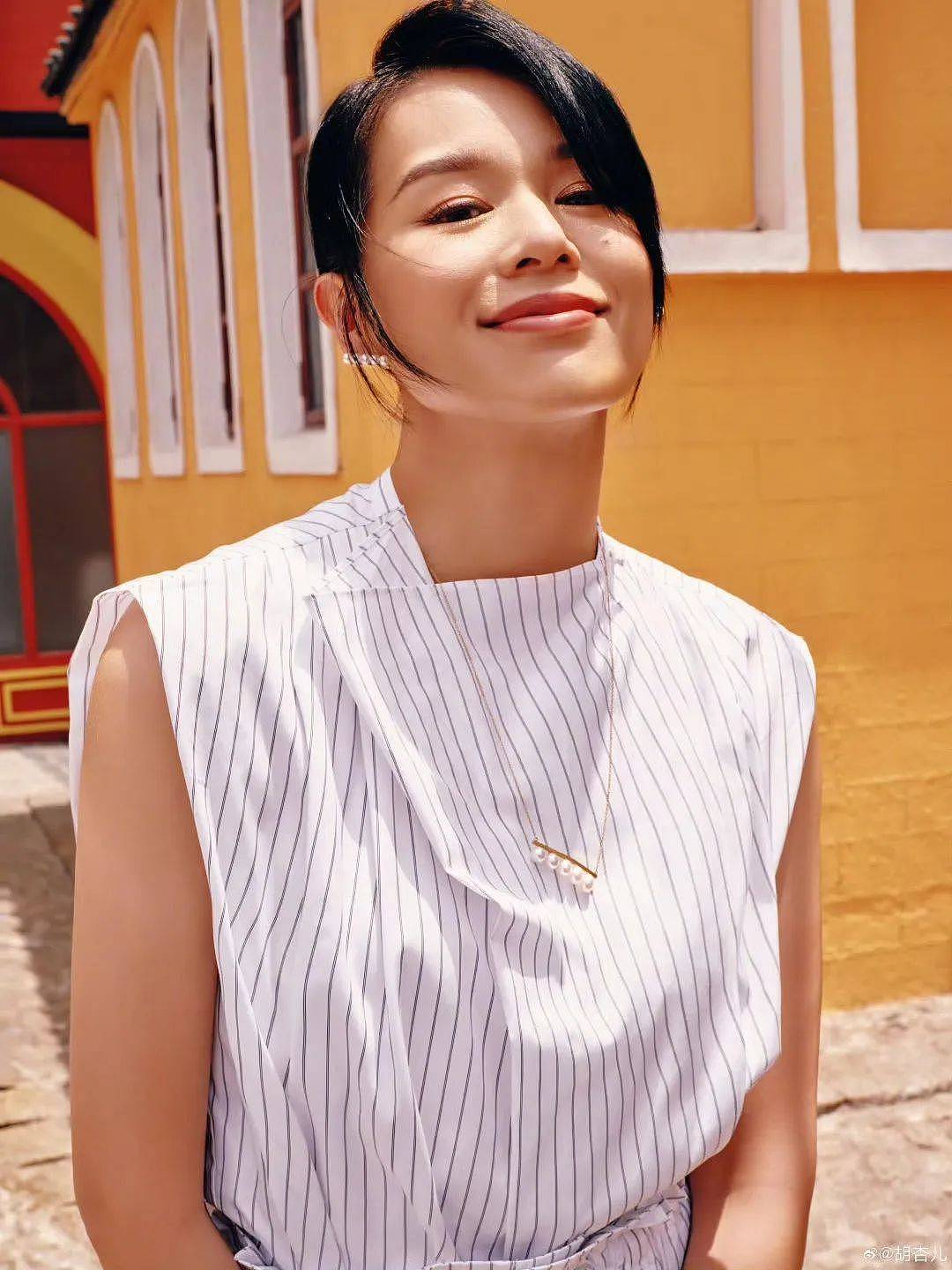 胡杏儿内地活动未戴婚戒,婚变疑云再起(组图) - 1