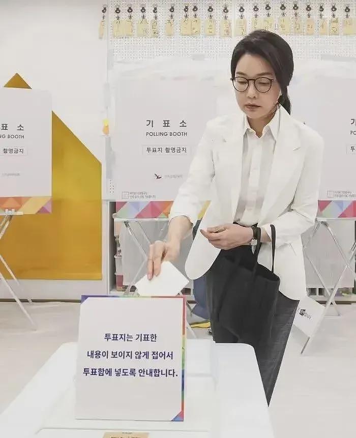 李在明头发颜色变了？她导演了韩国总统“变形记”（组图） - 6