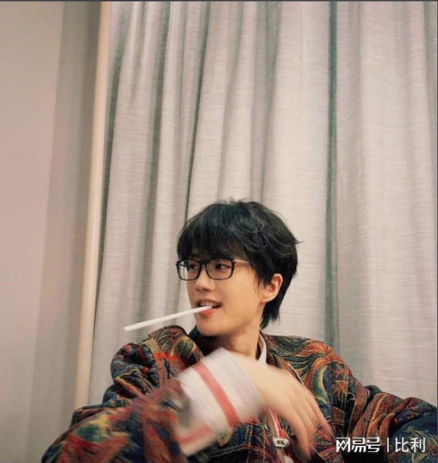 乐坛鲁迅?被嘲过气歌手的许嵩,打了个漂亮翻身仗,难怪央视怒赞(组图) - 29