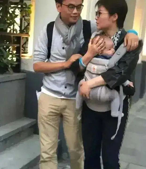 53岁袁立巴黎度假，瘦了有10斤颜值回春，看着比小12岁老公还年轻（组图） - 8
