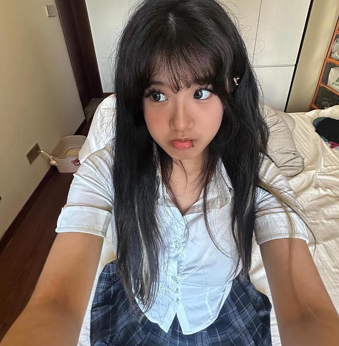 贾静雯19岁女儿梧桐妹被质疑已辍学，分享街拍变漂亮了（组图） - 8