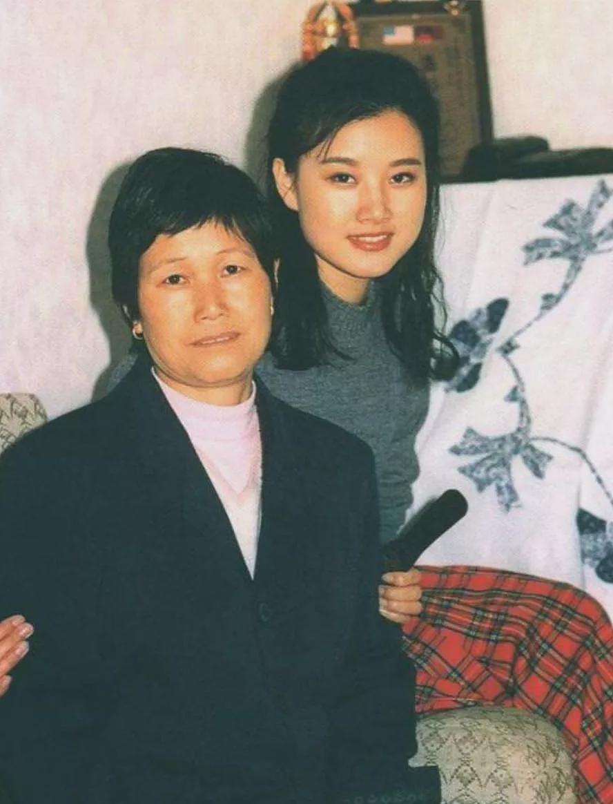 销声匿迹11年的“丁克”宋祖英，已成人生赢家（组图） - 17