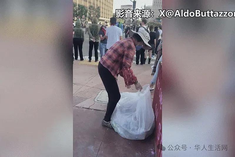 无视身旁“打”“砸”暴乱!华人大妈淡定捡废瓶、意外走红网络,获得无数好评(组图) - 2