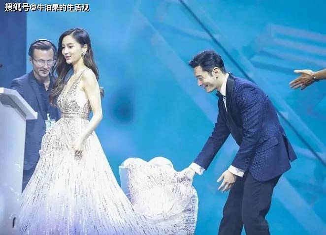 37岁杨颖落魄了！给澳门小店站台生图面容憔悴...（组图） - 5