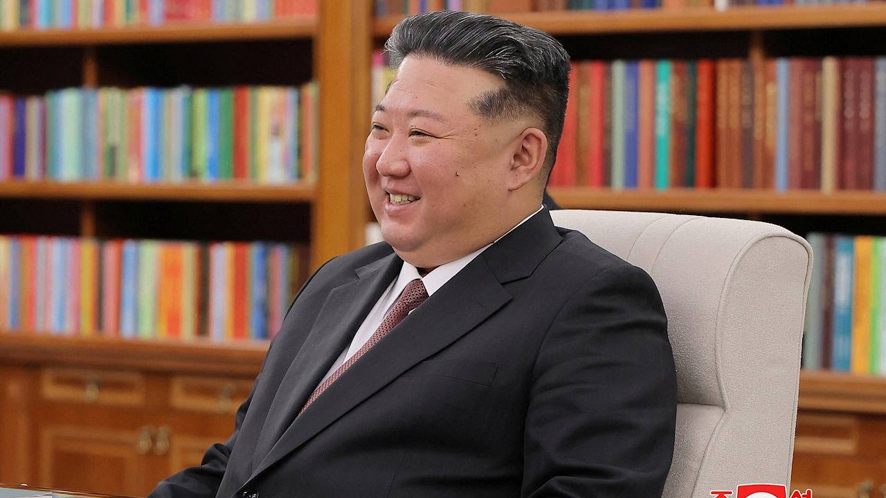 金正恩致电普京,祝贺俄罗斯国庆日,称朝俄永远站在一起（组图） - 1