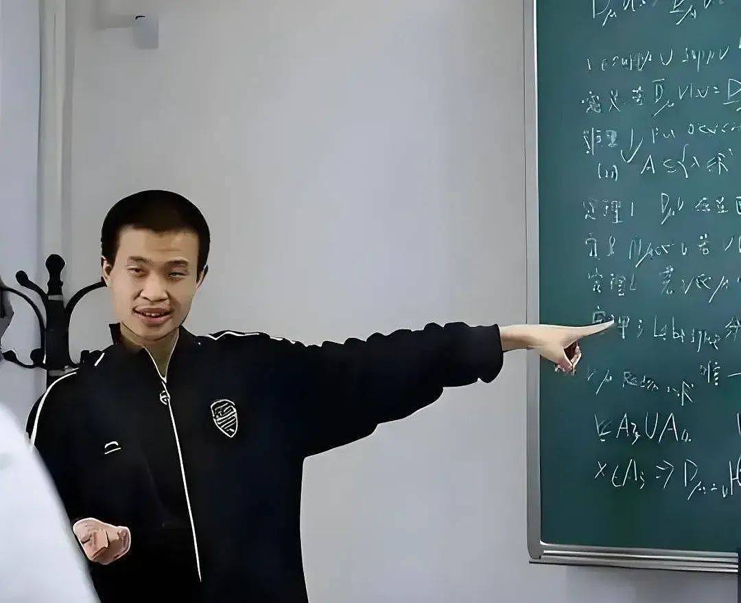 韦东奕涨粉速度获得世界纪录认证,每分钟涨440个,第一名的刘德华(组图) - 8
