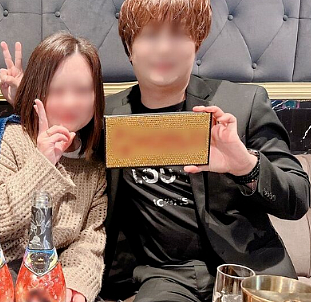 日本40岁单身妈妈为给牛郎冲业绩,花光孩子存款又负债500万,反手把牛郎告上了法庭(组图) - 5