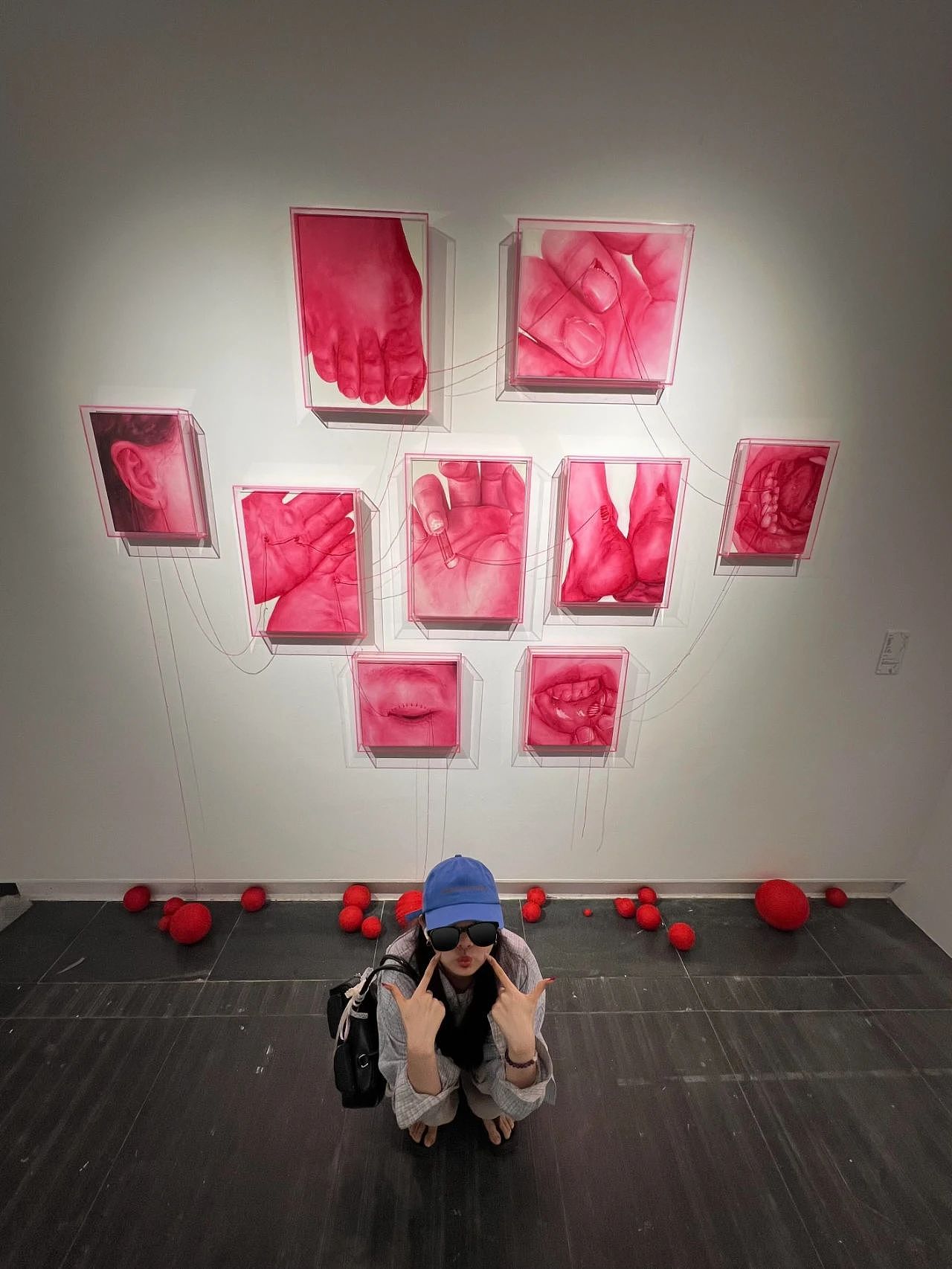广美毕业展上“最痛”的作品！近看是撕裂，远看却是治愈！网友：太戳心了（组图） - 16