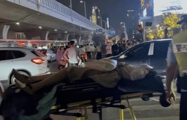小米SU7郑州连撞多车,警方调查事故原因(组图) - 3