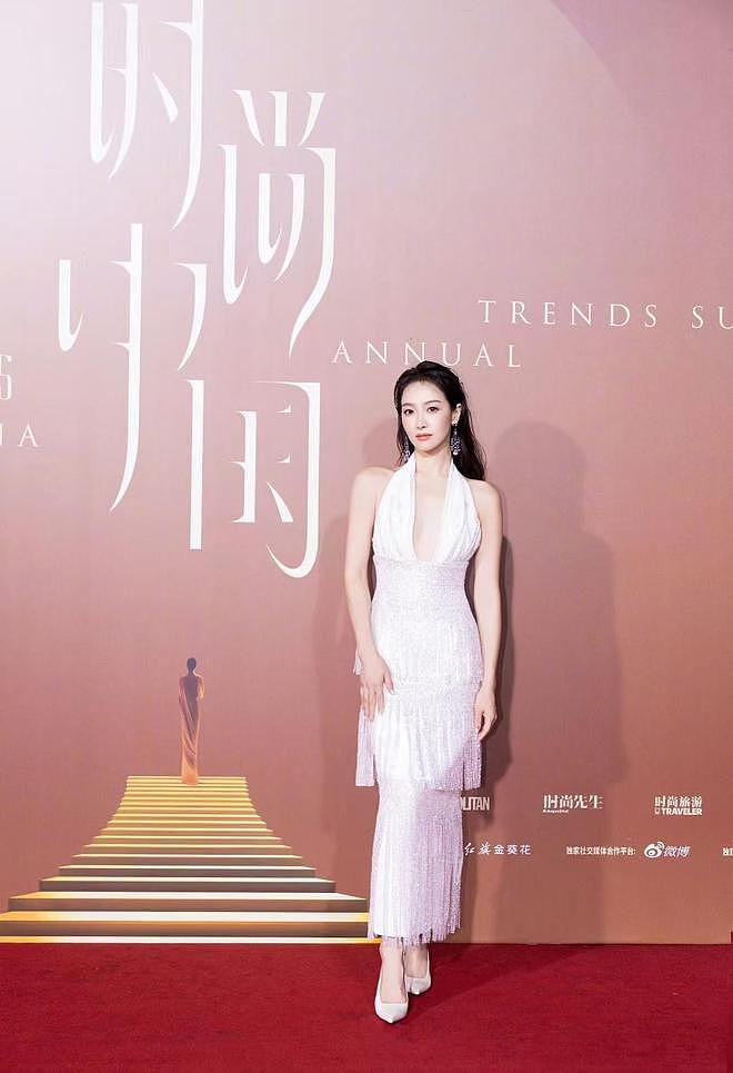 这一夜,王子文台上摔倒让不少人担忧,刘诗诗的端庄大气惊艳众人(组图) - 46