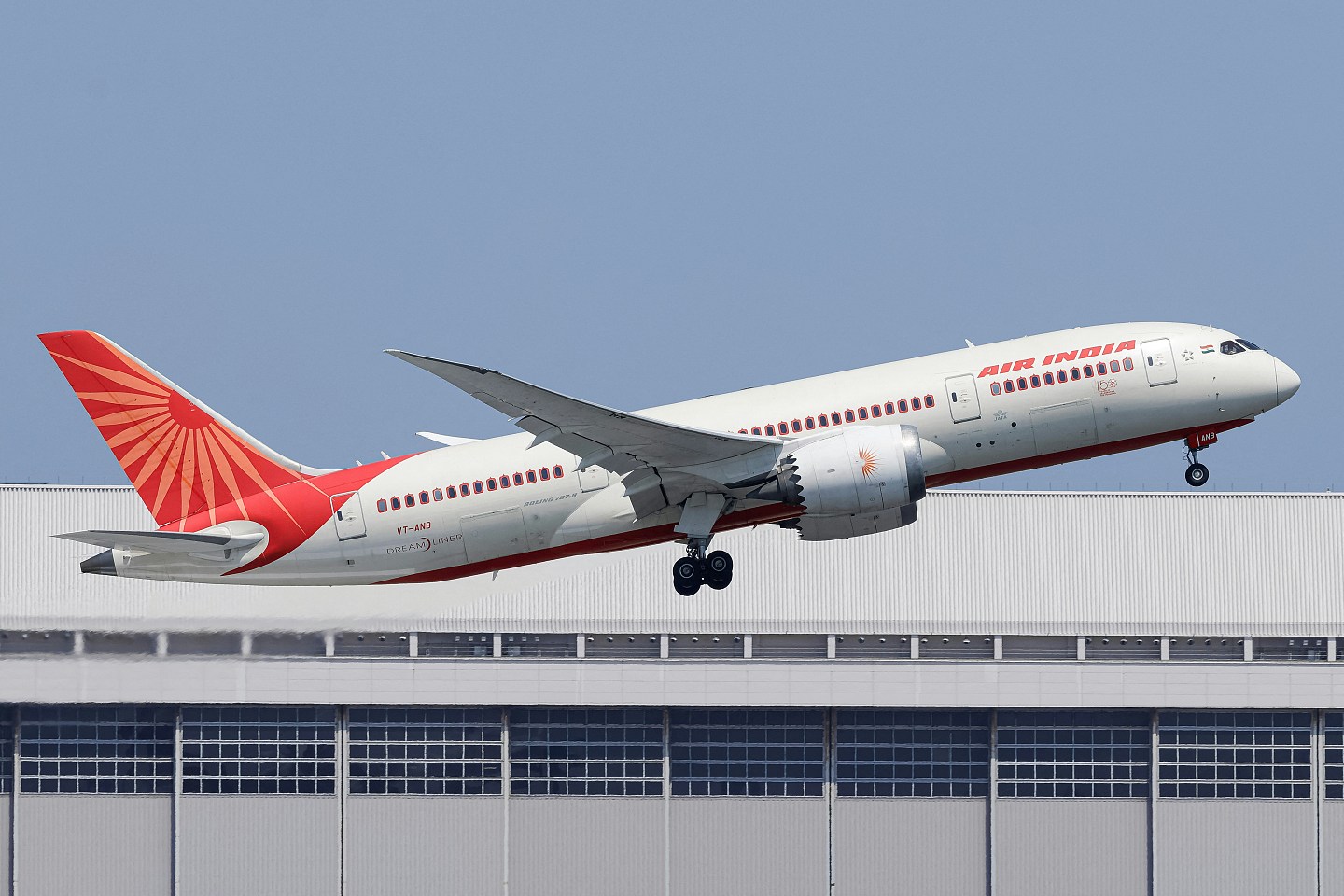 印度航空客机泰国起飞后收炸弹恐吓急降落,泰媒:厕所现恐吓字条(组图) - 2