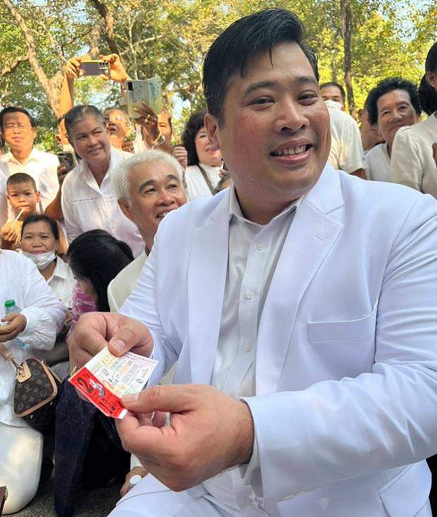 泰王室又封新宠妃！94年新人出身名门穿黄袍亮相，狠压其他小主和流亡二王子（组图） - 29