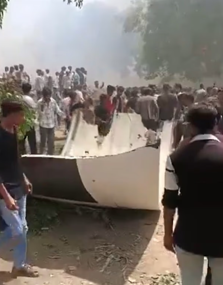 印度空难仅1人奇迹生还！坠机后自行走出残骸求救，亲述地狱逃生经历（视频/组图） - 17