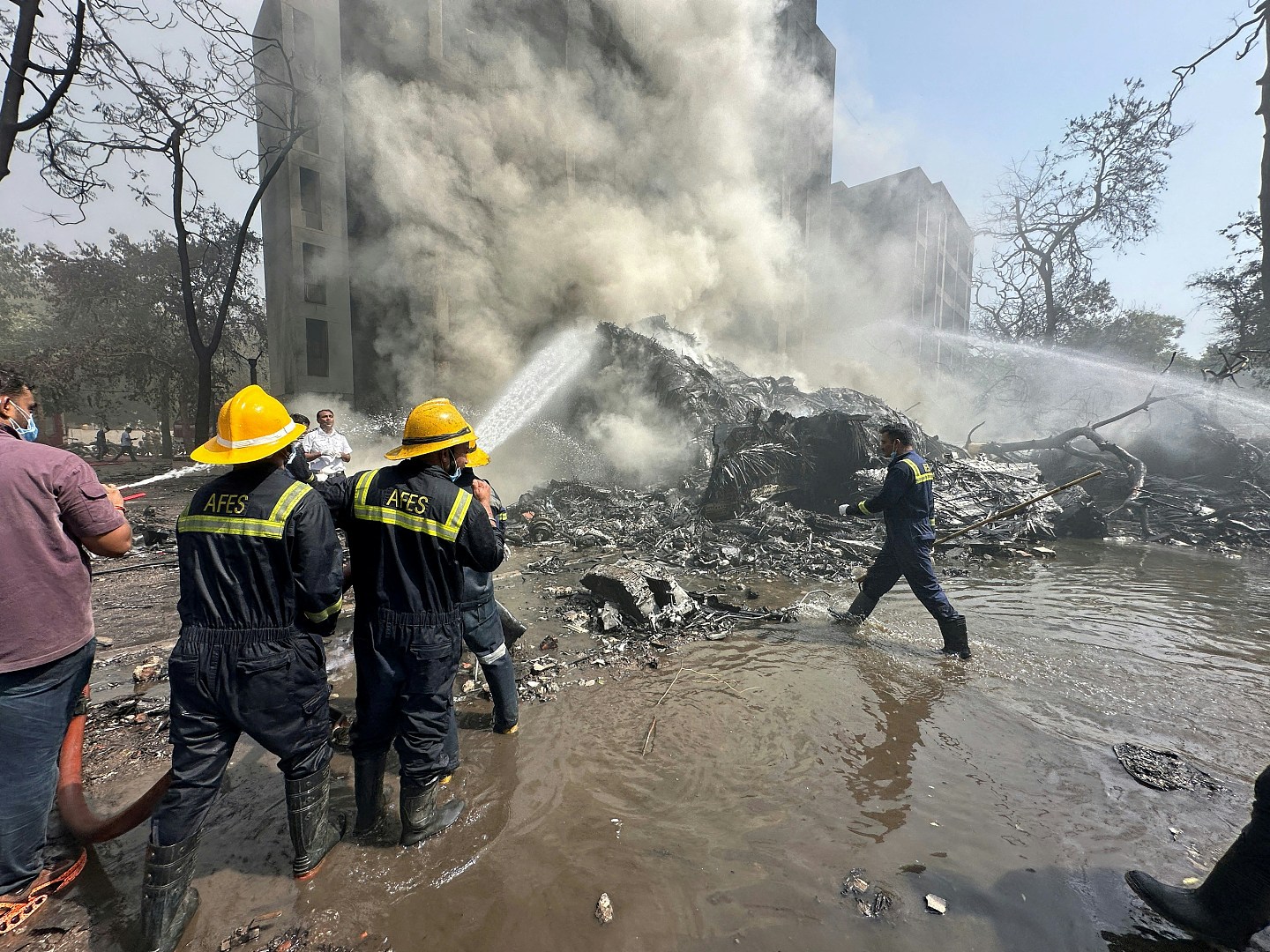 印度航空空难：11A座位乘客成唯一幸存者，专家推测原因纷称奇迹（组图） - 3
