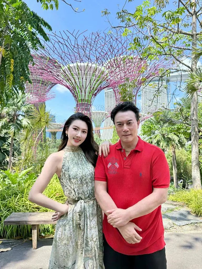 舅舅是陈佩斯，外公是影帝，爸爸是国家一级演员，她却不愿成明星、甘愿当网红（组图） - 2