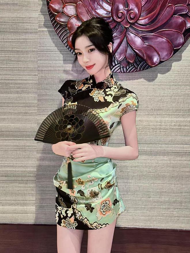 这一夜,王子文台上摔倒让不少人担忧,刘诗诗的端庄大气惊艳众人(组图) - 33