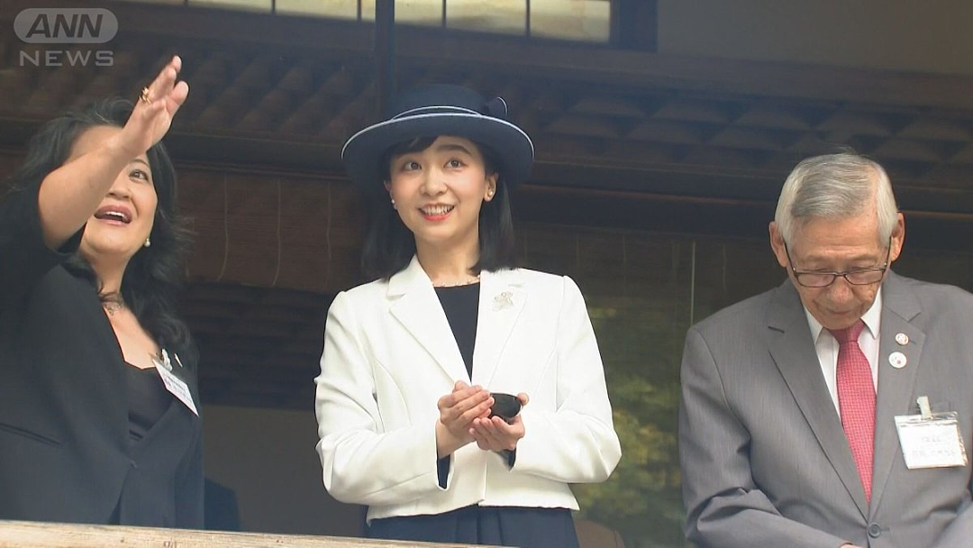 日本未来天皇与亲妈纪子妃公开闹翻?不爽她劈头盖脸骂下属,当众甩脸子怼得她哑口无言?(组图) - 19