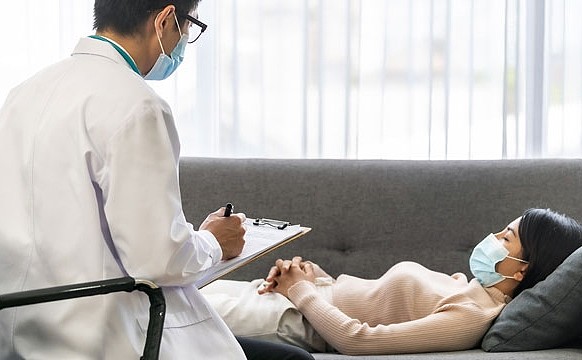 大三女孩被爸爸同事性侵后留下遗书自杀!一个女孩自杀背后的“精神控制”疑云(组图) - 1