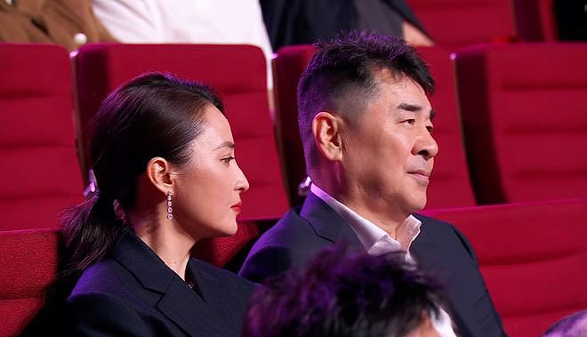 电影之夜台下直拍：邓超黄晓明同坐无交流，佟丽娅忙着玩手机（组图） - 32