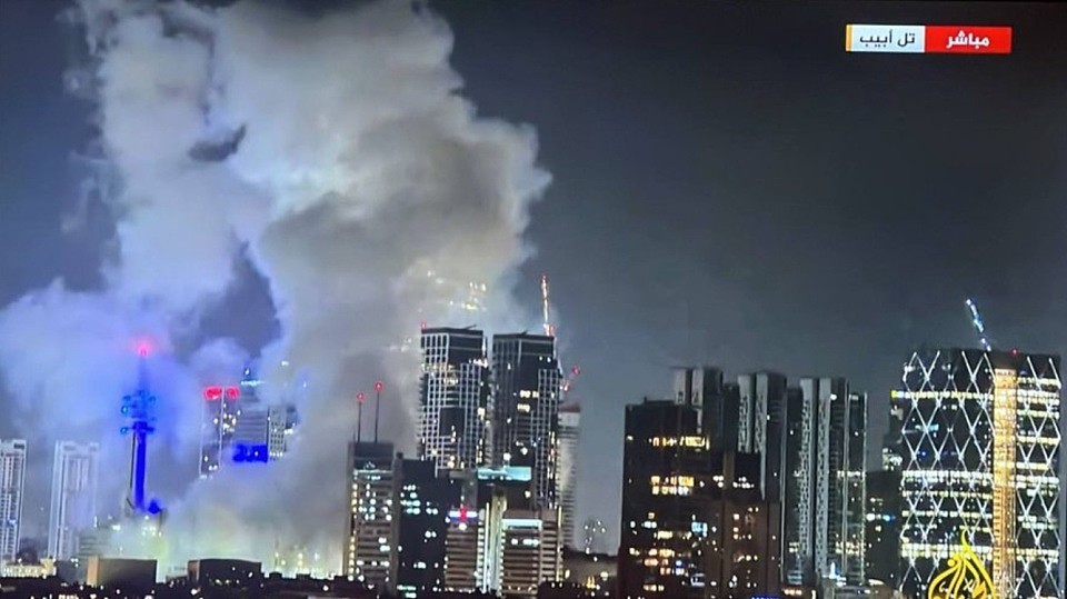 伊朗导弹如暴雨般袭击特拉维夫,以色列铁穹系统不堪重负(组图) - 3