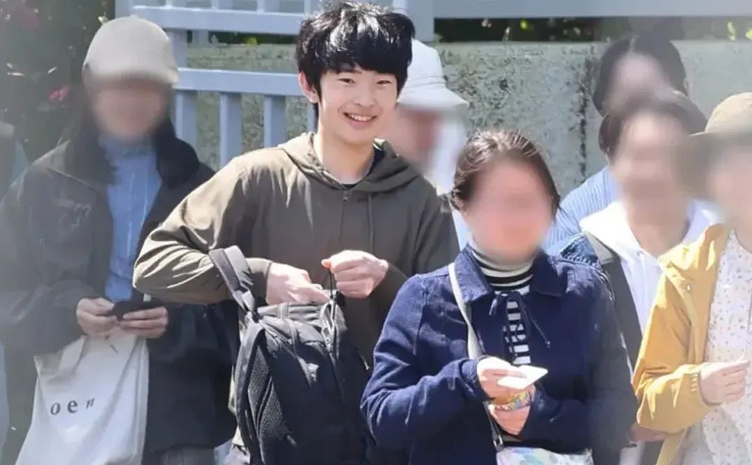 日本未来天皇与亲妈纪子妃公开闹翻?不爽她劈头盖脸骂下属,当众甩脸子怼得她哑口无言?(组图) - 10