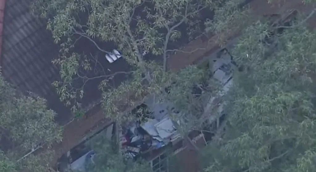 澳公寓楼爆炸！墙壁被炸飞，2人受伤送医，周边区域紧急疏散！目击者：以为地震了（组图） - 5