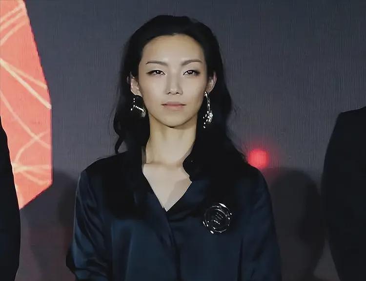 越扒越有！那尔那茜特权或是“家族传承”？合照曝光，关系太惊人（组图） - 14